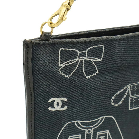 CHANEL Black Leather Shoulder Bag - Picture 5 of 10